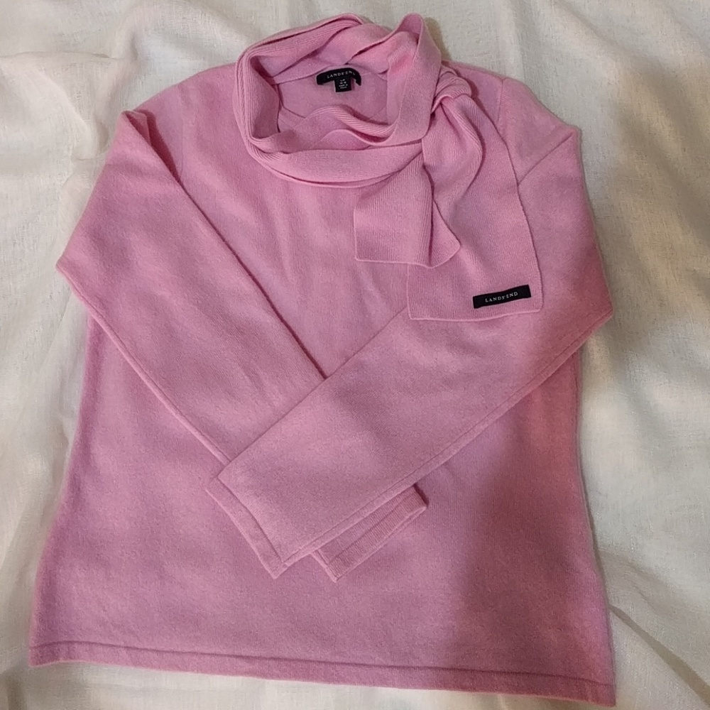 100% cashmere crew neck sweater/detached scarf set